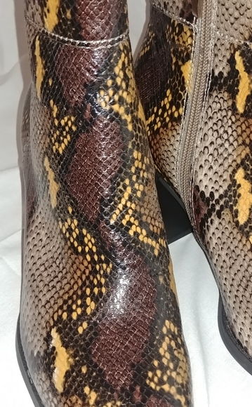 Franco Sarto snake print boots.Lether uppers . - Picture 5 of 11